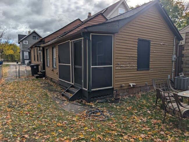 Foto del edificio - 2484 W 10th St