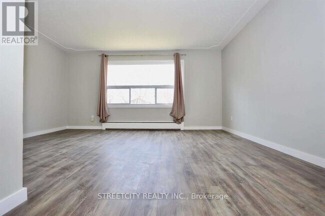 Building Photo - 394-394 Thiel St