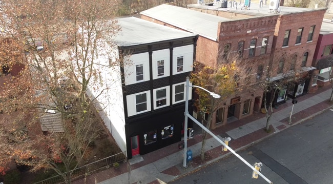 Photo - 736 Main St Apartments