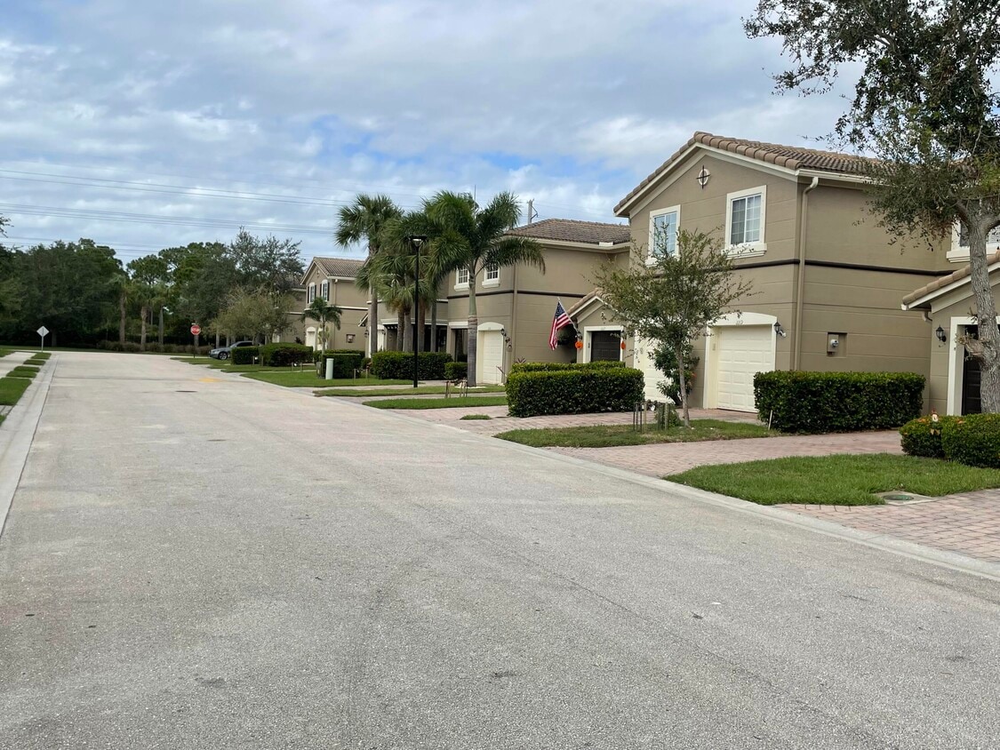 2219 Rockport Rd, Port Saint Lucie, FL 34953 Townhome Rentals in Port