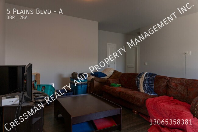 Building Photo - 3 Bed 2 Bath Upper level townhouse in Pilot Butte