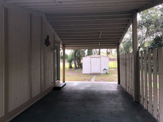 Building Photo - 217 Acorn Dr