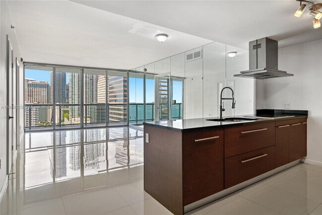 Foto del edificio - 495 Brickell Ave
