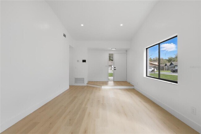 Building Photo - 640 Macduff Ln