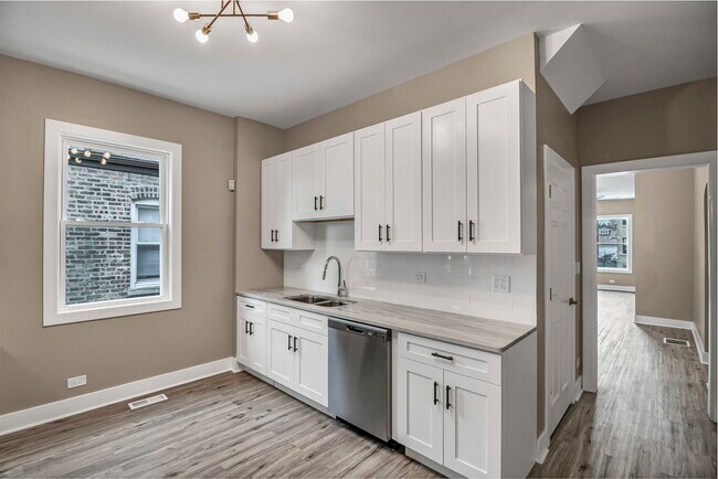 Building Photo - 6213 S Campbell Ave