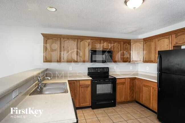 Foto del edificio - 1451 Round Lake Rd