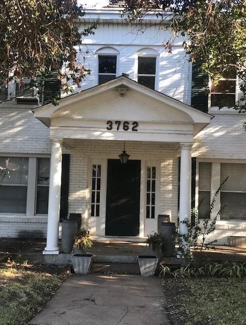 Building Photo - 3762 W 7th St