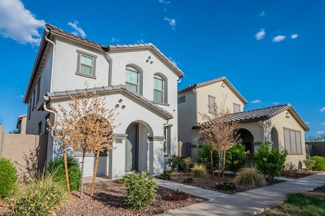 Foto del edificio - Three Bedrooms! Newer Neighborhood - conve...