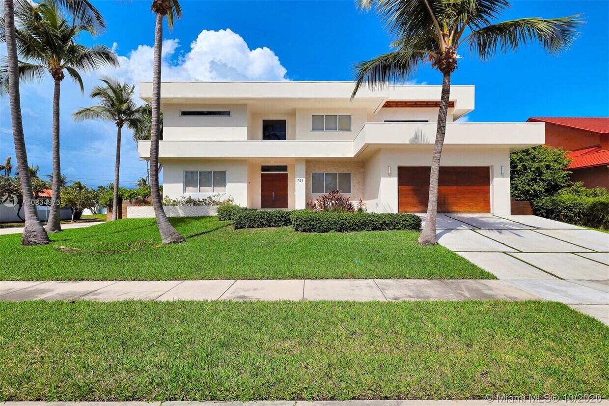 Foto principal - 751 Tyler St
