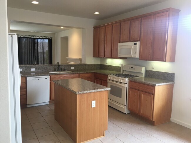 Building Photo - COMING SOON! Single Story 4 Bed in Curti R...