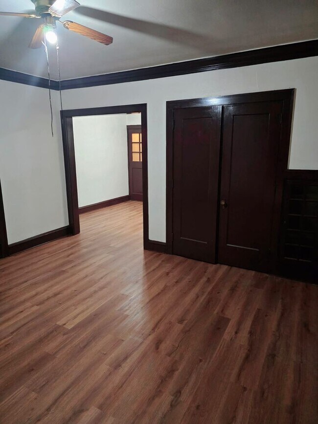Foto del edificio - 831-833 College Ave - 12 Family (ACE PROPE...