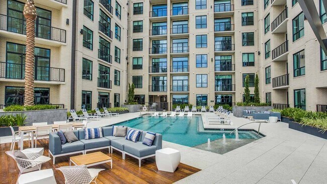 Foto del edificio - 7557 Main St