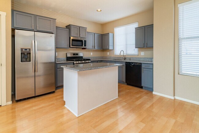 Foto del edificio - Single Family Home in Rancho Viejo Availab...