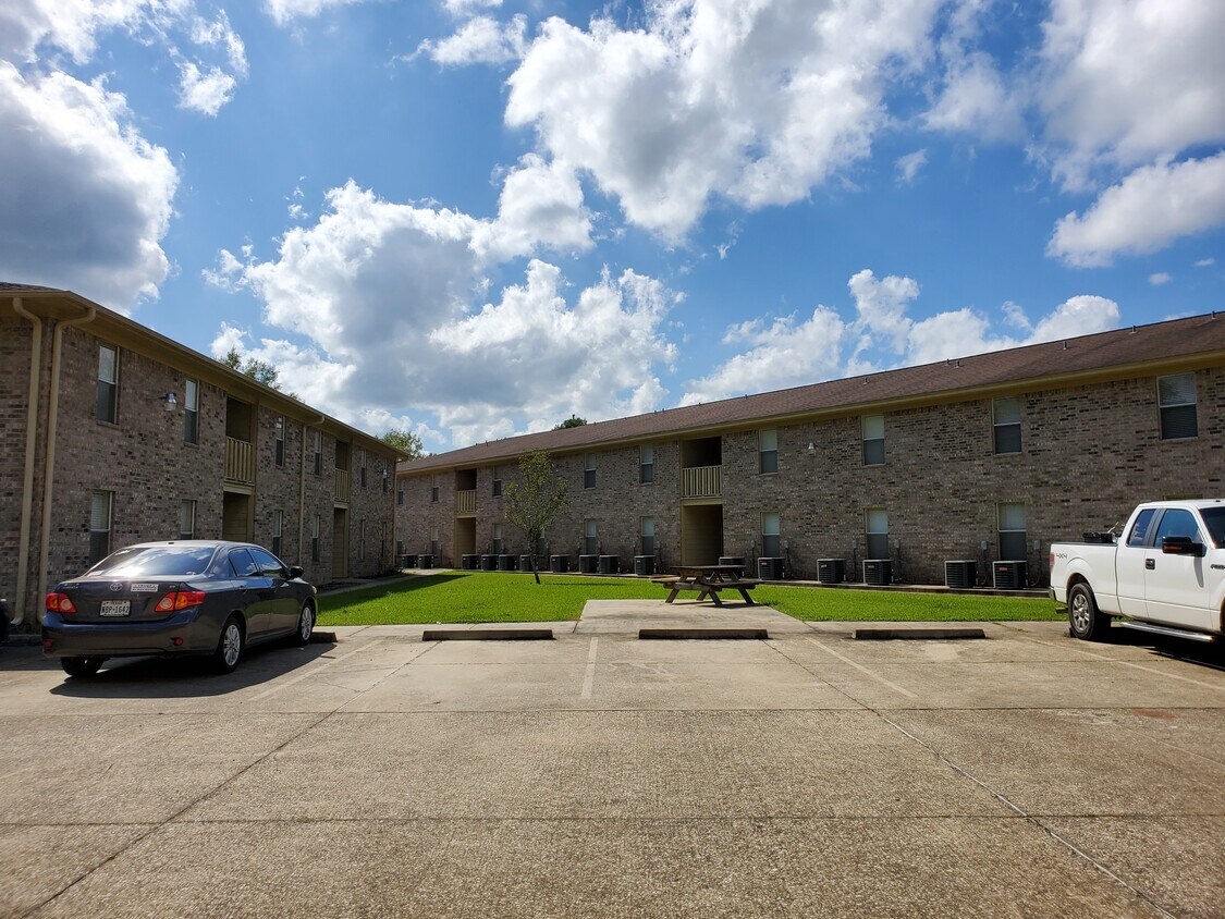 Eagle Crest Apartments Orange, TX