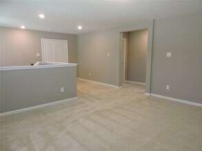 Building Photo - 1102 Upton Ct