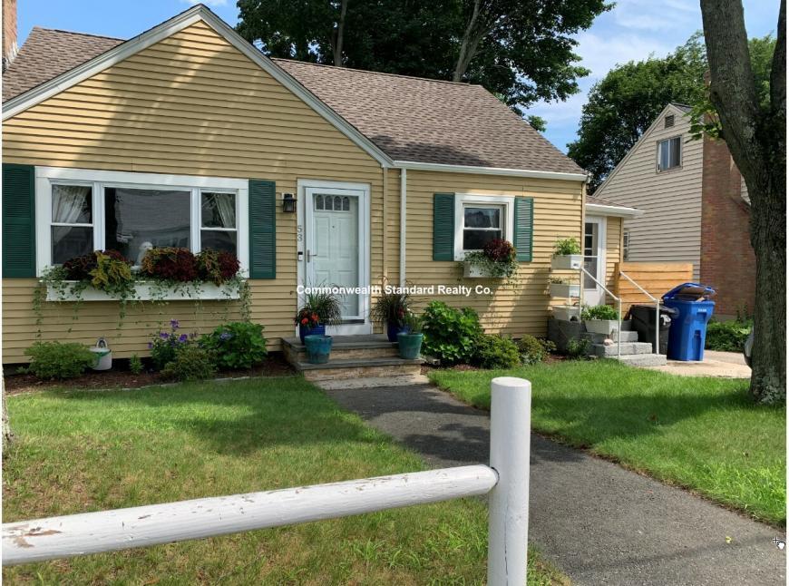 Foto principal - 3 bedroom in Waltham MA 02453