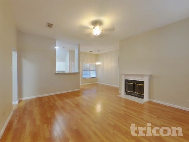 Building Photo - 1027 Brittany Dr