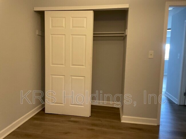 Foto del edificio - 2506 Leo St