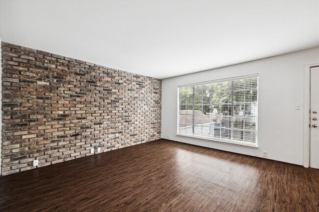 Building Photo - 415 Hawthorne St