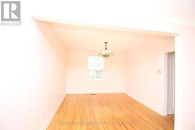 Building Photo - 15 Craigmore Crescent