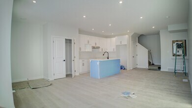 Building Photo - 10240-10157 157 St NW