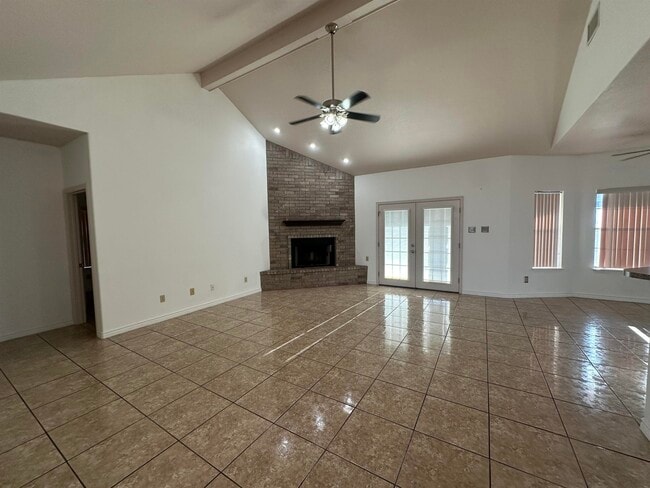 Building Photo - 302 Echo Valley Dr