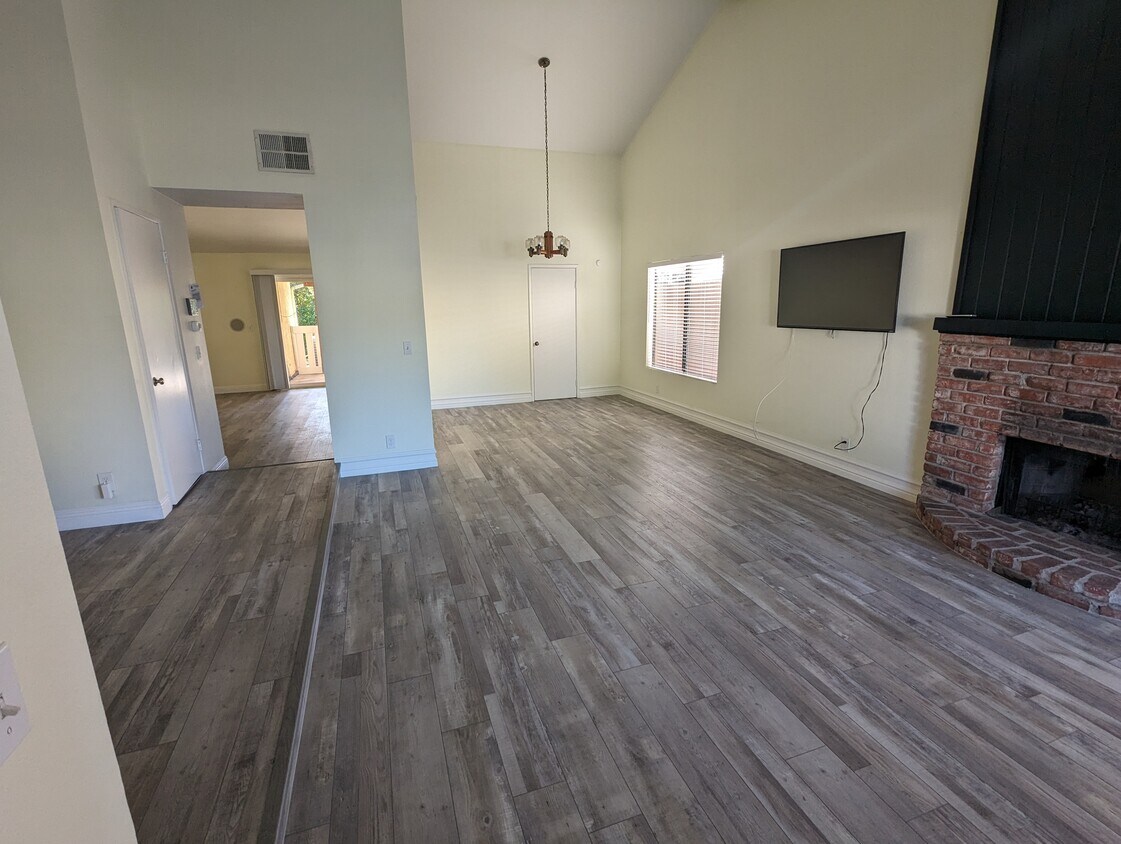 19946 Community St, CA 91306 House Rental in CA