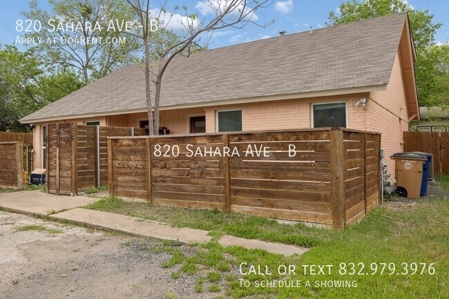 Foto del edificio - 820 Sahara Ave