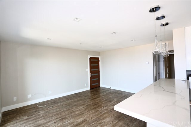 Foto del edificio - 694 N Coast Hwy