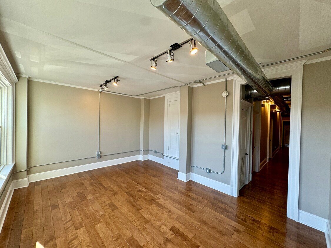 Foto principal - 92 S Main St