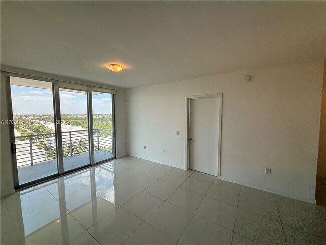 Foto del edificio - 7661 NW 107th Ave