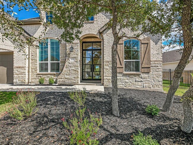 Foto del edificio - 634 Two Creeks Ln