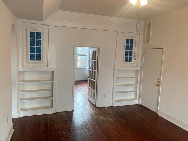 Foto del edificio - 19 Hyde Park Blvd