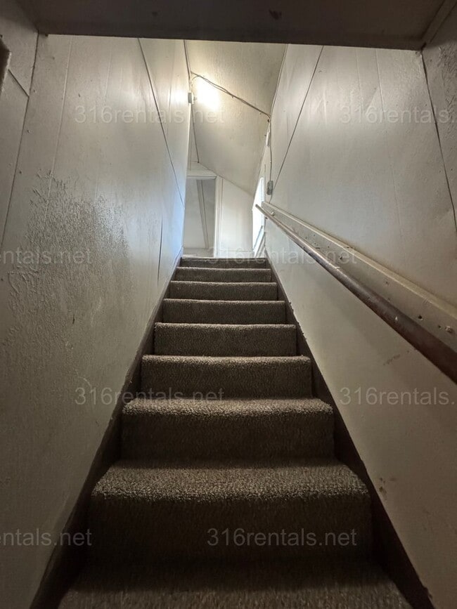 Foto del edificio - $1050 - 3 bed 1 bath - Single Family Home
