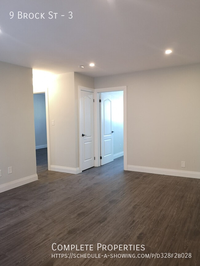 Building Photo - Renovated Two Bedroom in AMAZING Port Dalh...