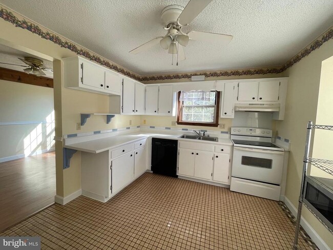 Building Photo - 45746 Military Ln
