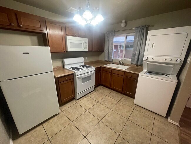 Kitchen with Washer and Dryer - 1128 Florida St SE