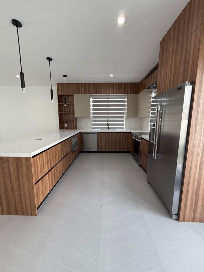 Foto del edificio - 920 SW 71st Ave