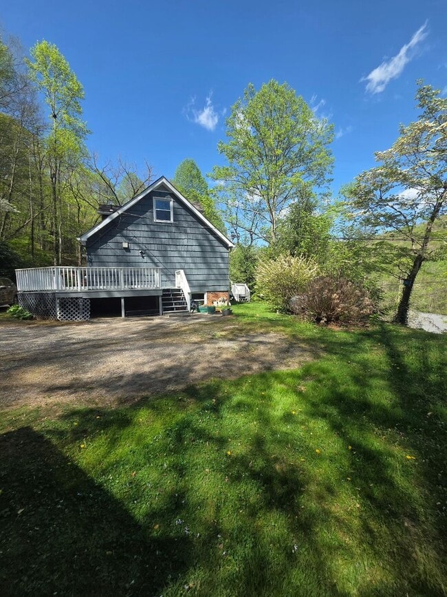 Photo - $2,300 - 4 Bedroom 2.5 Bathroom Unfurnished House in Forest Hills