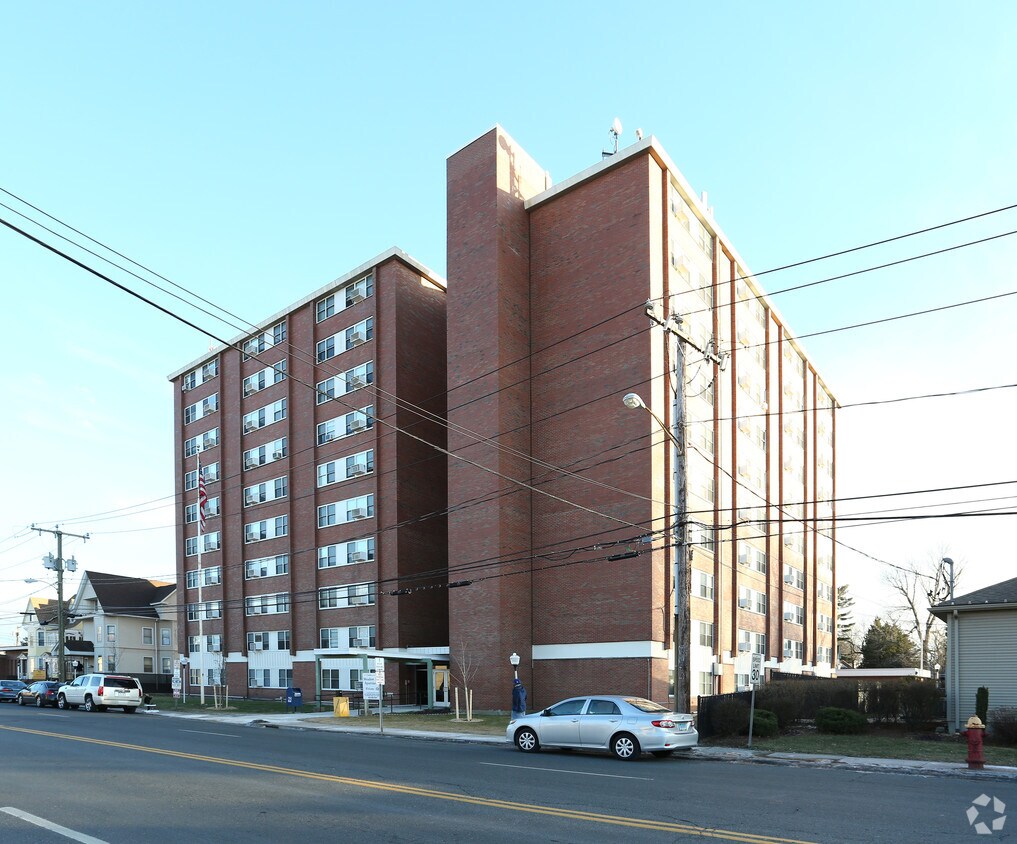 101 Connecticut Blvd, East Hartford, CT 06108 Apartments East