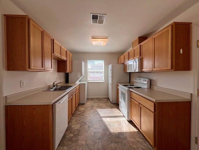 Building Photo - 725 Starlite Dr