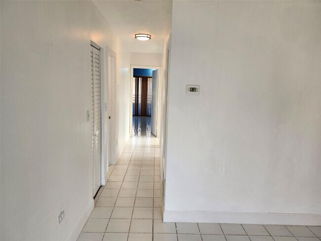 Foto del edificio - 2944 E Missionwood Ln
