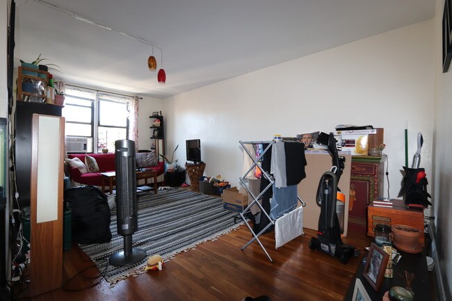 Foto del edificio - 130 E 18th St