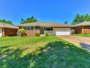 Building Photo - 10833 N Utica Dr