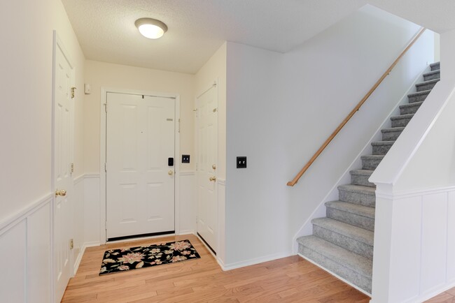 Building Photo - 2826 Skybrook Ln