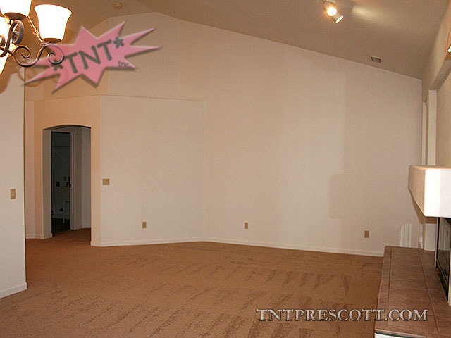 Building Photo - Home in Oaks of the Ranch HOA