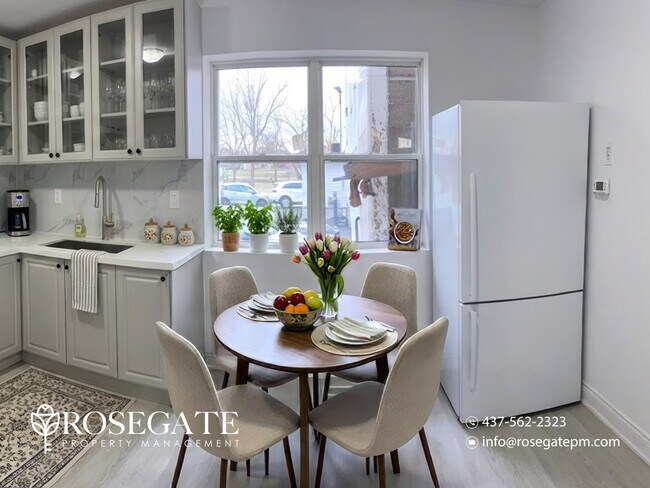 Photo du bâtiment - Spacious 3-Bedroom Main Level Apartment with 2 Parking Spaces – Welland