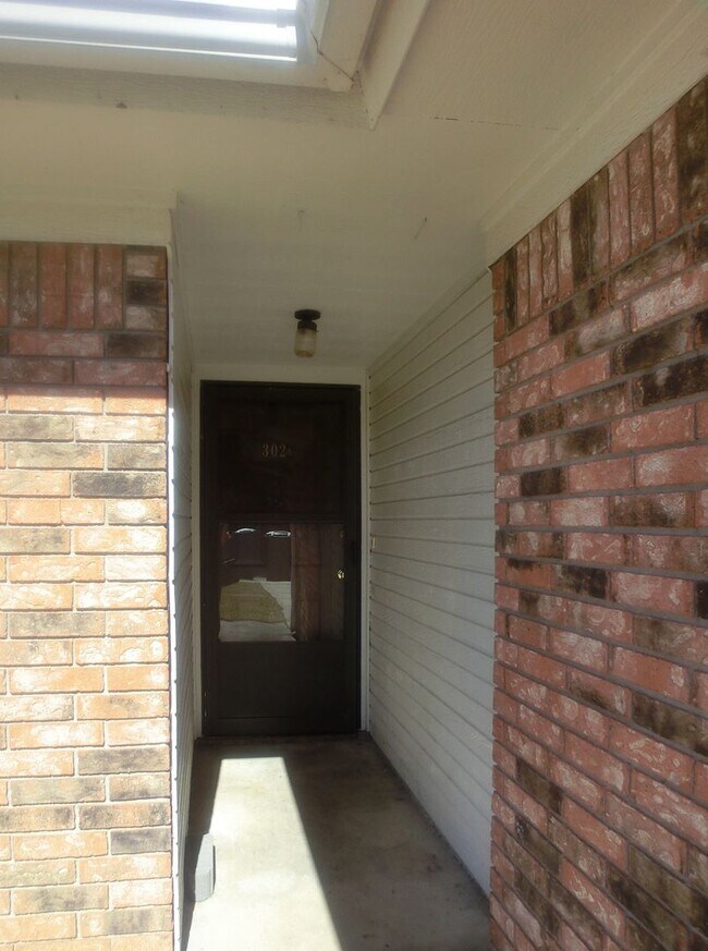 Foto del edificio - 302 Sorrel Dr.