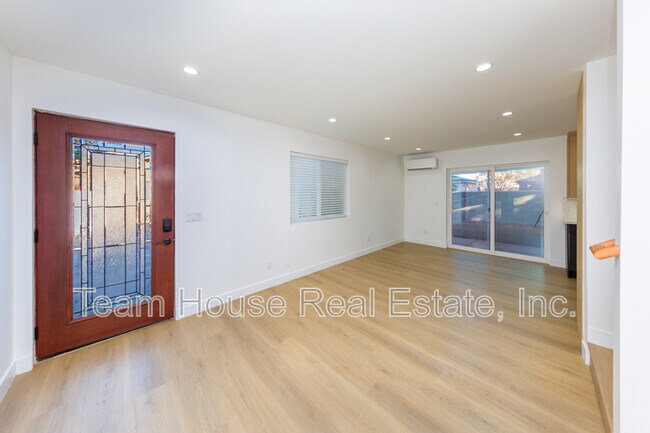 Foto del edificio - 7510 Etiwanda Ave