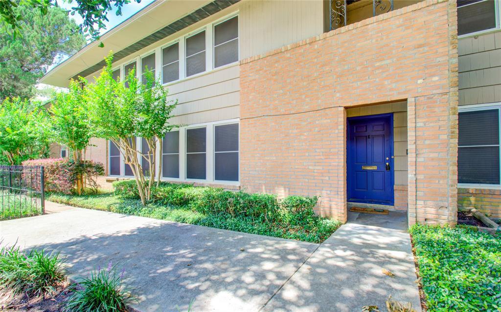 Primary Photo - 4020 Blue Bonnet Blvd